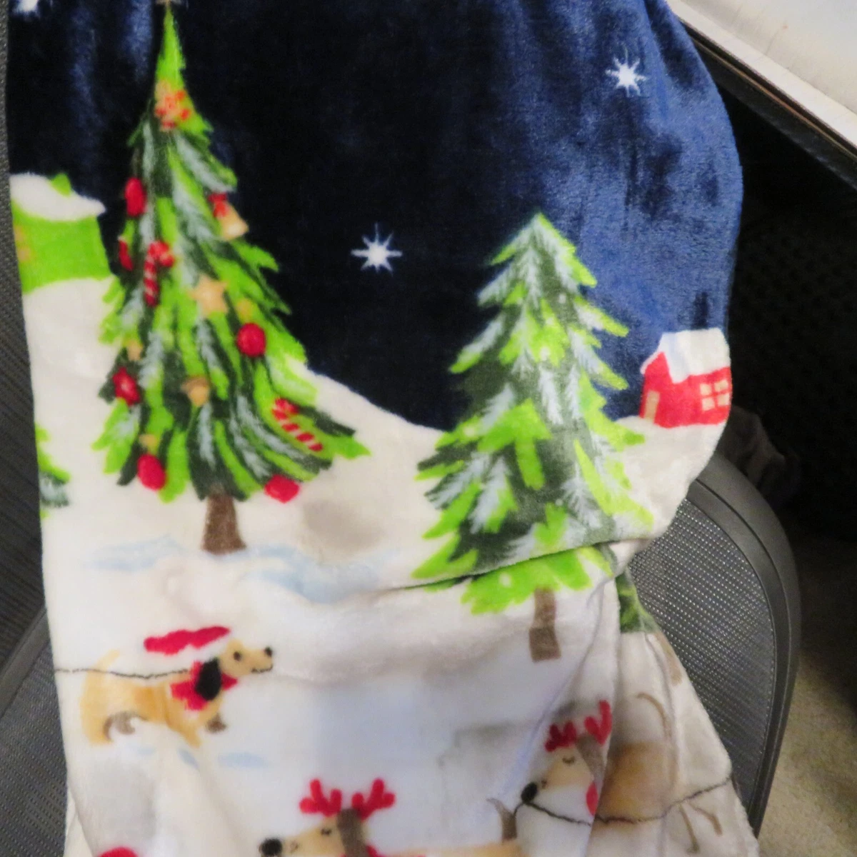 Envogue OVERSIZED Dachshund Christmas Holiday Winter Trees Reindeer Blanket NWT