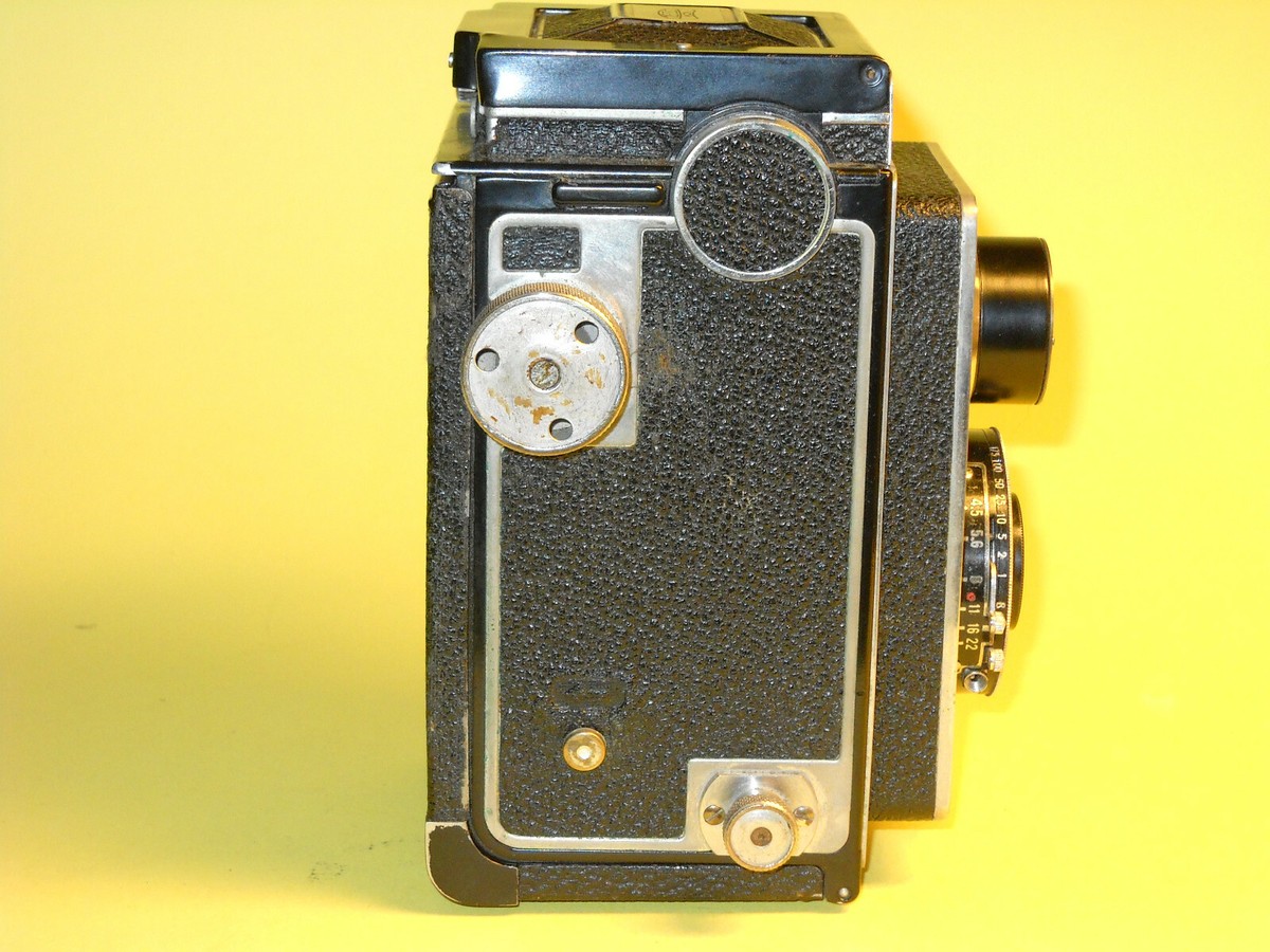 Zeiss Ikoflex I/II 851/16 - early made 6x6 TLR in good cosmetic