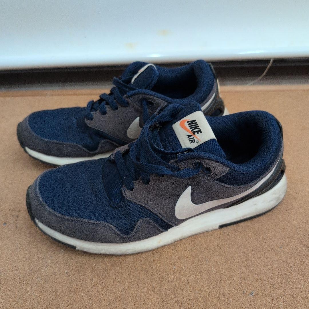 Men's 8.5US Air Navy Suede Sneakers Size 19