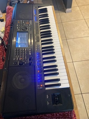 Yamaha PSR-SX900 Professional 61-Key Arranger Keyboard(2 keys not working)
