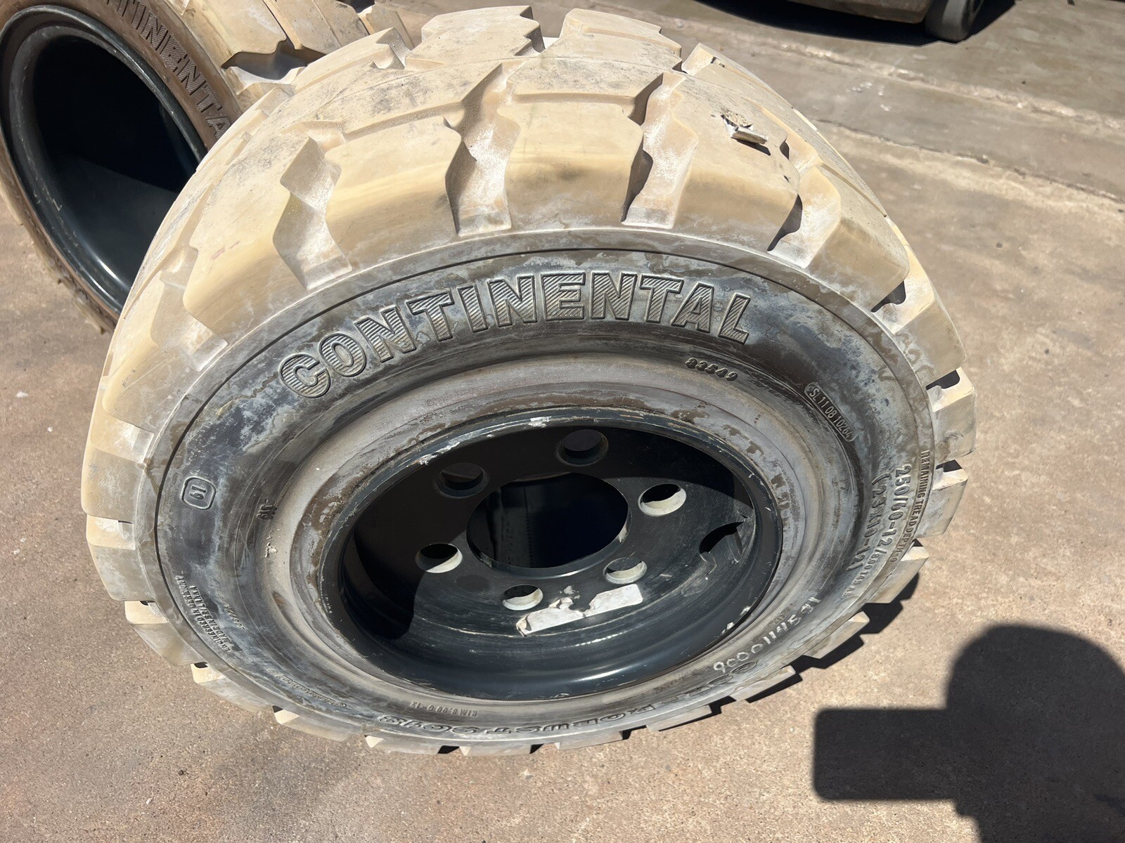 2x Continental 23-10-12CSE Robust SC18 Solid Rubber Forklift Tire w/New 8” Rims