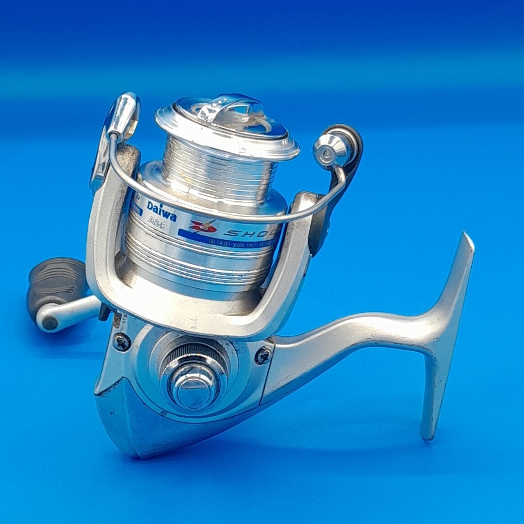Daiwa D-Shock 1500-B Spinning Reel – Smooth Action Preowned Silver