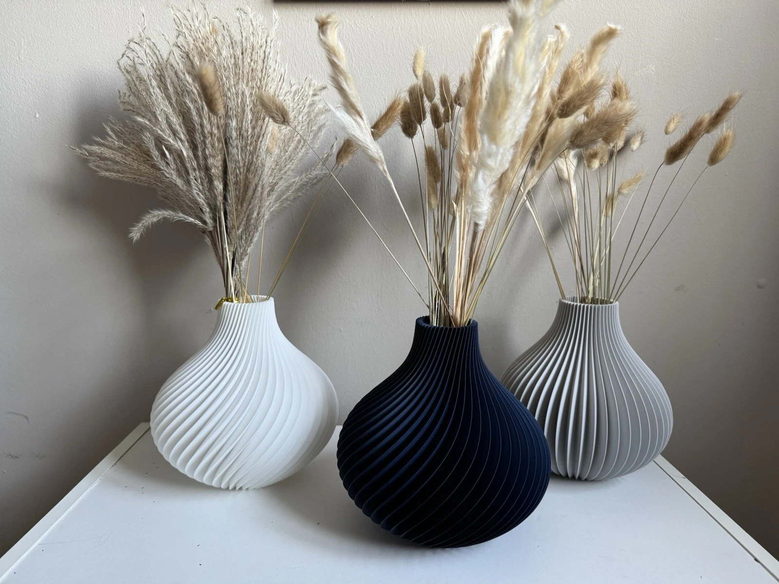 Decorative Vase Set of 3 Modern Ribbed| Minimalist Home Decor Grey, White & Navy
Opens in a new wind