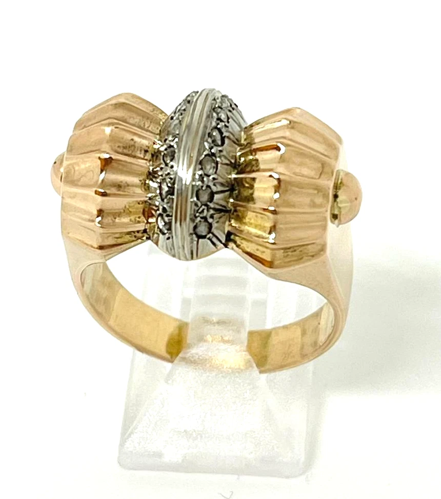 ART DECO RING CHEVALIER STYLE IN RED GOLD 18K WITH DIAMONDS - CIRCA 40´50s aprox
