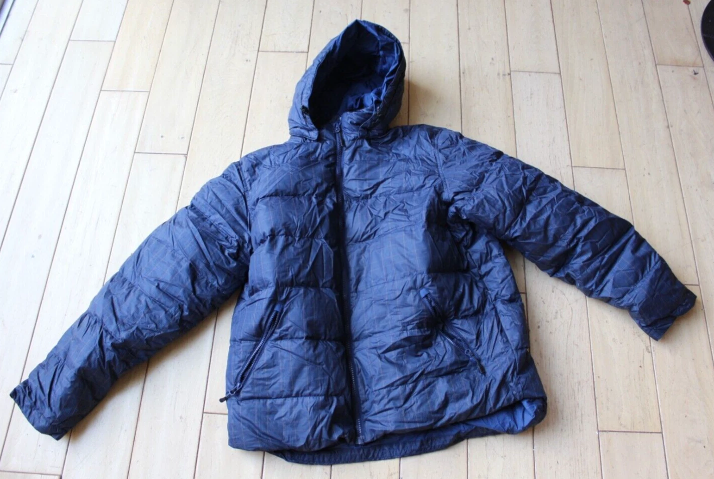 LANDS END MENS LARGE 42-44 DARK BLUE PLAID Down Jacket