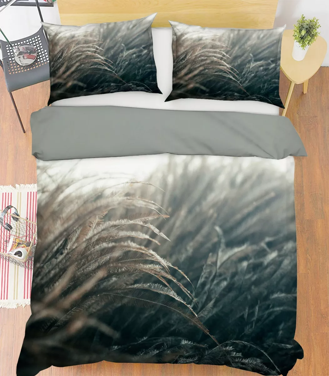 Black top feather duvet