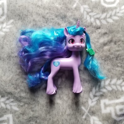 My Little Pony Figure Izzy Moonbow Brushable Shining Adventures Purple Blue Hair