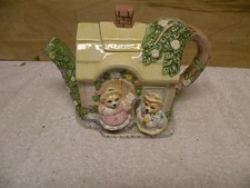 TEDDY BEAR HOUSE TEAPOT