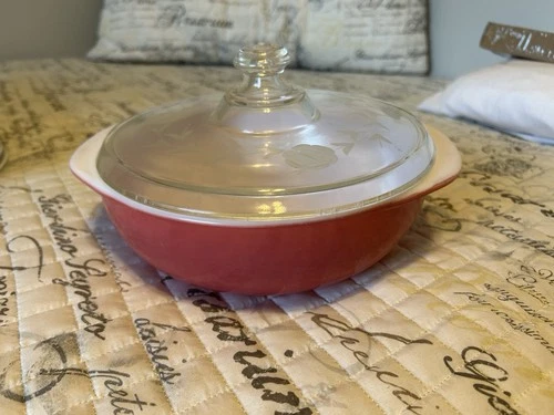 Pyrex Vintage Flamingo Pink 024 2 Quart Casserole Mixing Bowl with pyrex 269 lid