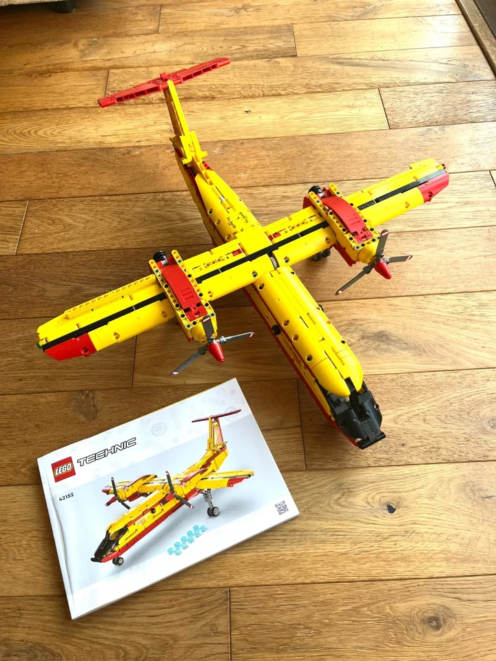LEGO Technic 42152 Firefighter Aircraft, photo 2 of 4