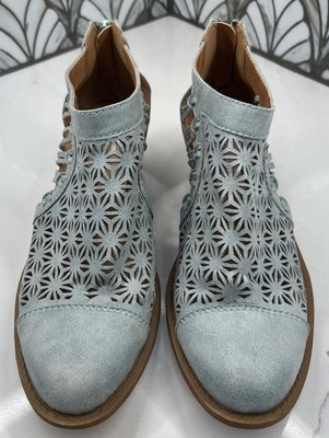 Women's Code West Laser Cut Mint Green Booties - est 7