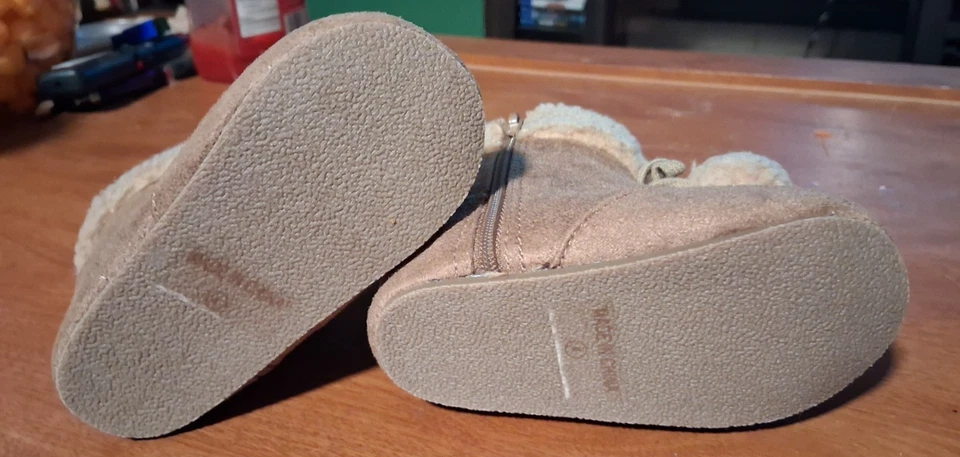 BOTAS INFANTILES CON LAZOS DIFUSOS TALLA 4 NUEVAS CON ETIQUETAS Foto 3 de 3