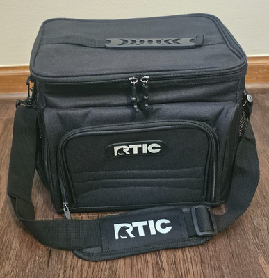 RTIC 15 Can Day Cooler Lunchbox Soft Side Lunch Box Black Never Used w/ Flaw
