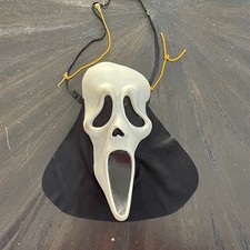 Scream Mask Easter Unlimited Inc. Ghostface Weeping Partial Cotton Shroud 1990 s
