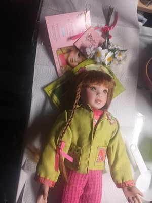 Paradise Galleries Hannah's Humble Heart New In Box 18'' Tall 