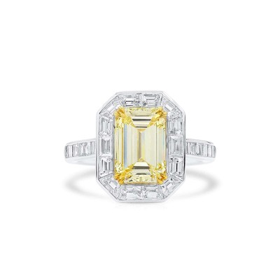 Natürlicher hellgelber Diamantring 4,62 Karat strahlender Schliff VVS2 GIA zertifiziert 18K Gold