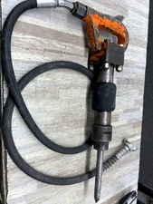 USED AMERICAN PNEUMATIC  CHIPPING HAMMER ROUND SHANK AIR TOOLS