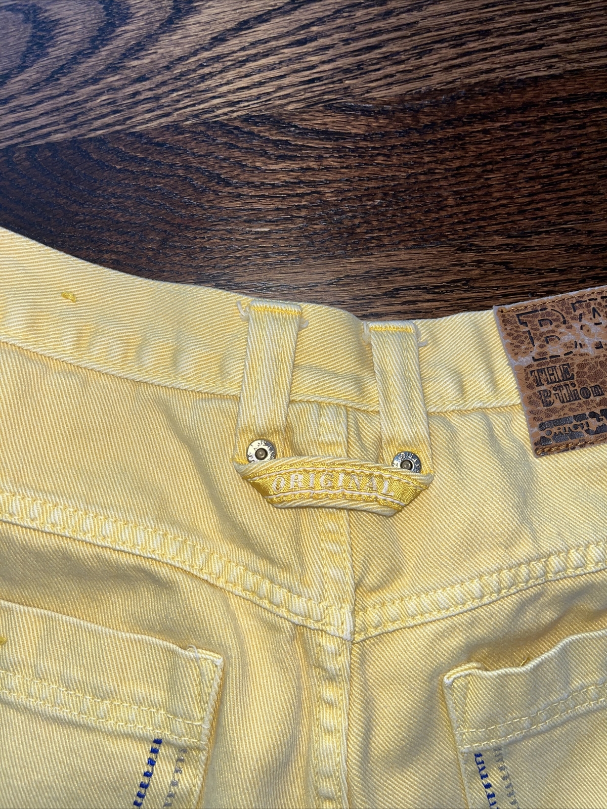 Hiphop History Bare the billion dollar jeans club Shorts size 31 Yellow - View 8