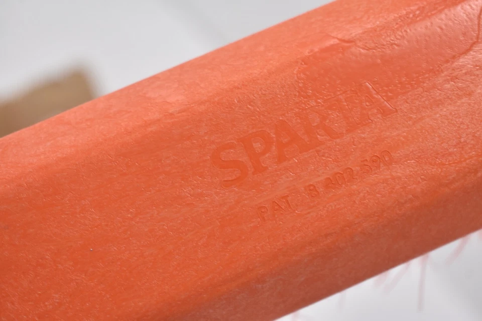 Cabezal escoba Sparta Spectrum 18" Omni barrido repuesto naranja 41890EC24 Foto 3 de 4