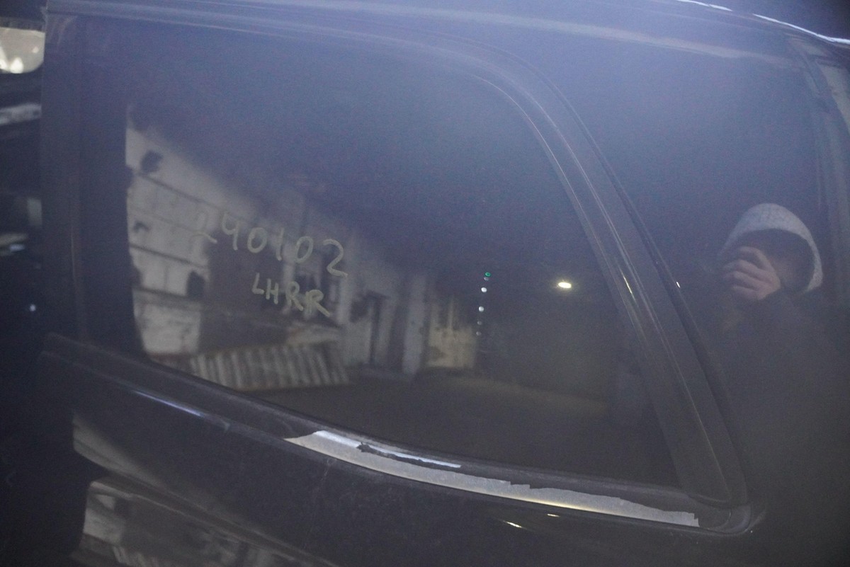 Rear Left Quarter Panel Window Glass 1666706000 OEM Mercedes GL63 