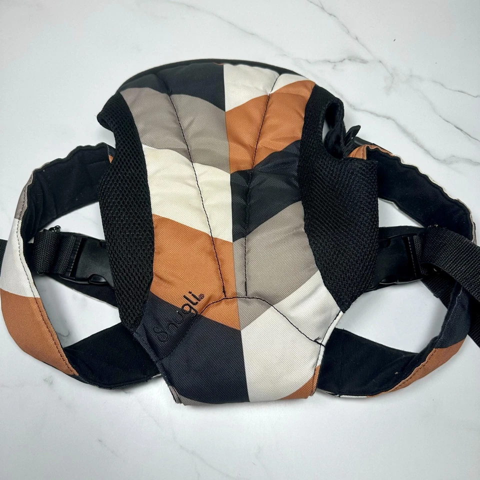 Evenflo Snugli Portabebés Eslinga Ajustable Carcasa Suave Geométrica Negro Marrón Foto 2 de 4