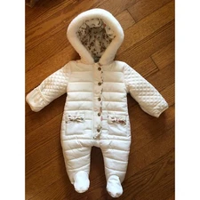 **NWOT** Nicole Miller Bunting Outfit Size: 0-3 Months Hooded  