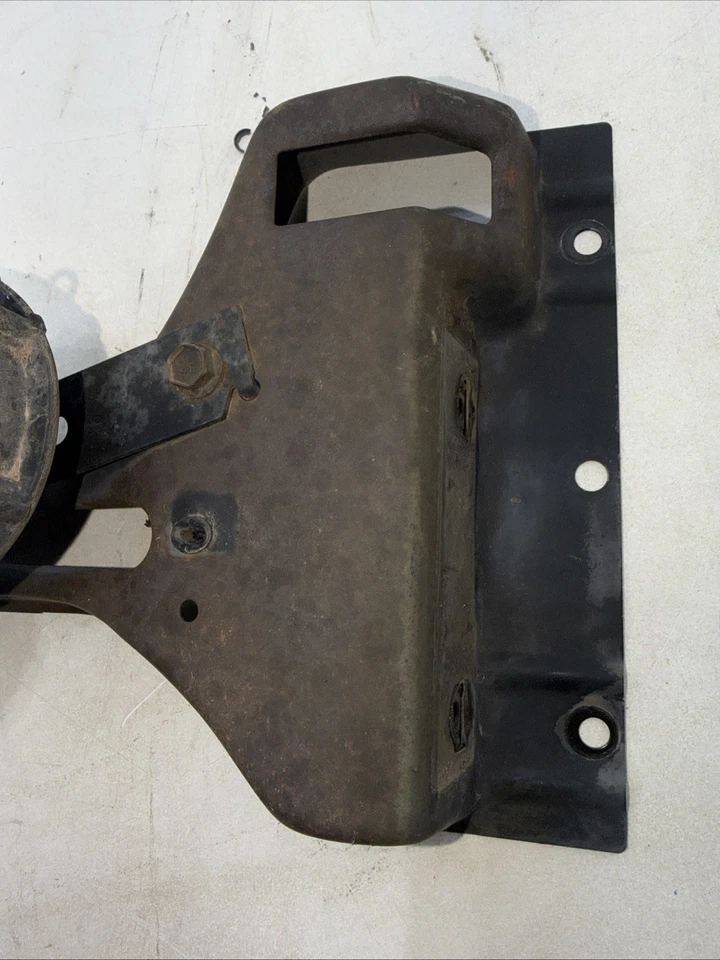 1988-1999 Chevrolet K1500 C1500 Center Hood Latch Center Radiator Support OEM - Image 4 of 4