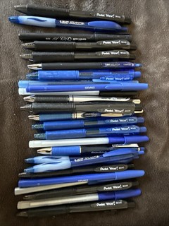 25 Black And Blue Pens