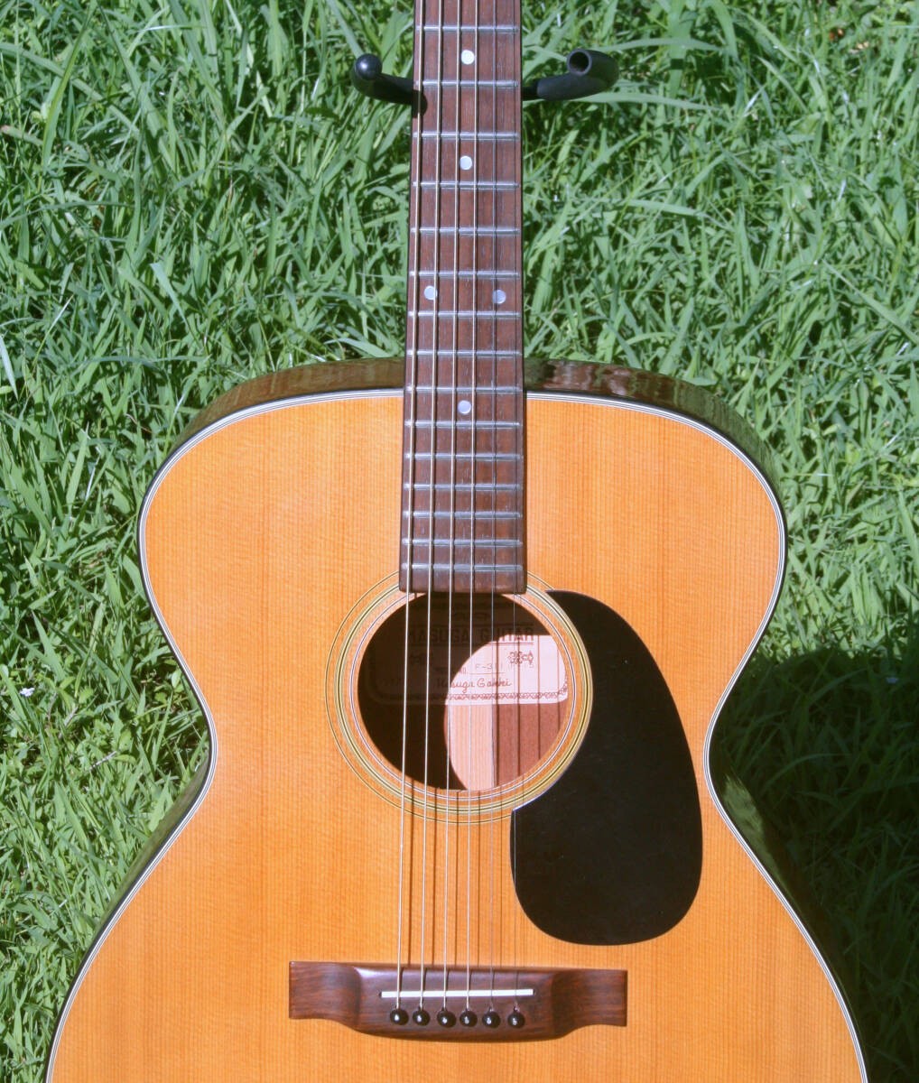 Kasuga F311 (F-15) OOO size acoustic guitar made in 1972 made in