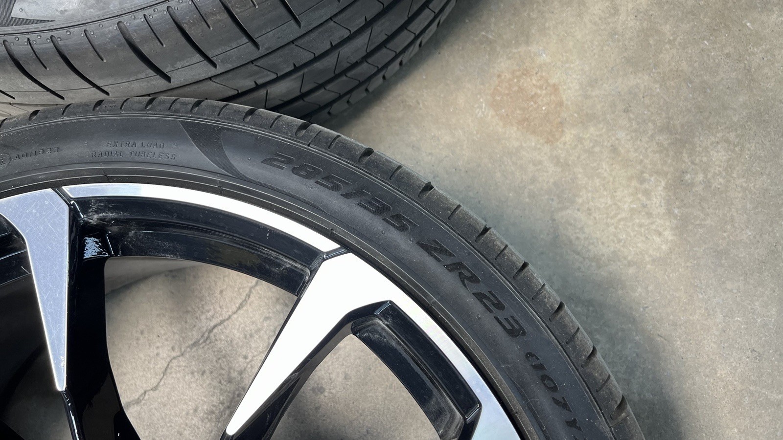 Lamborghini Urus 23” Wheels Rims Black OEM