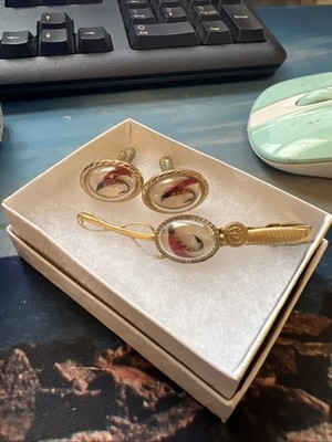 Vintage Glass Encased Fly Fishing Hook Bait Gold Tone Cufflinks And Tie Clip