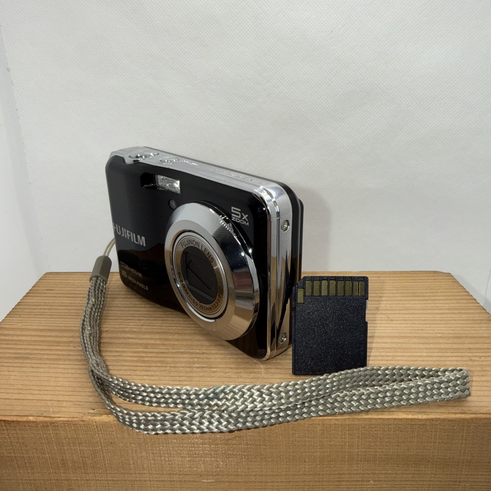 Fujifilm FinePix AX650 16.0MP Compact Digital Camera Black Tested - Full Kit