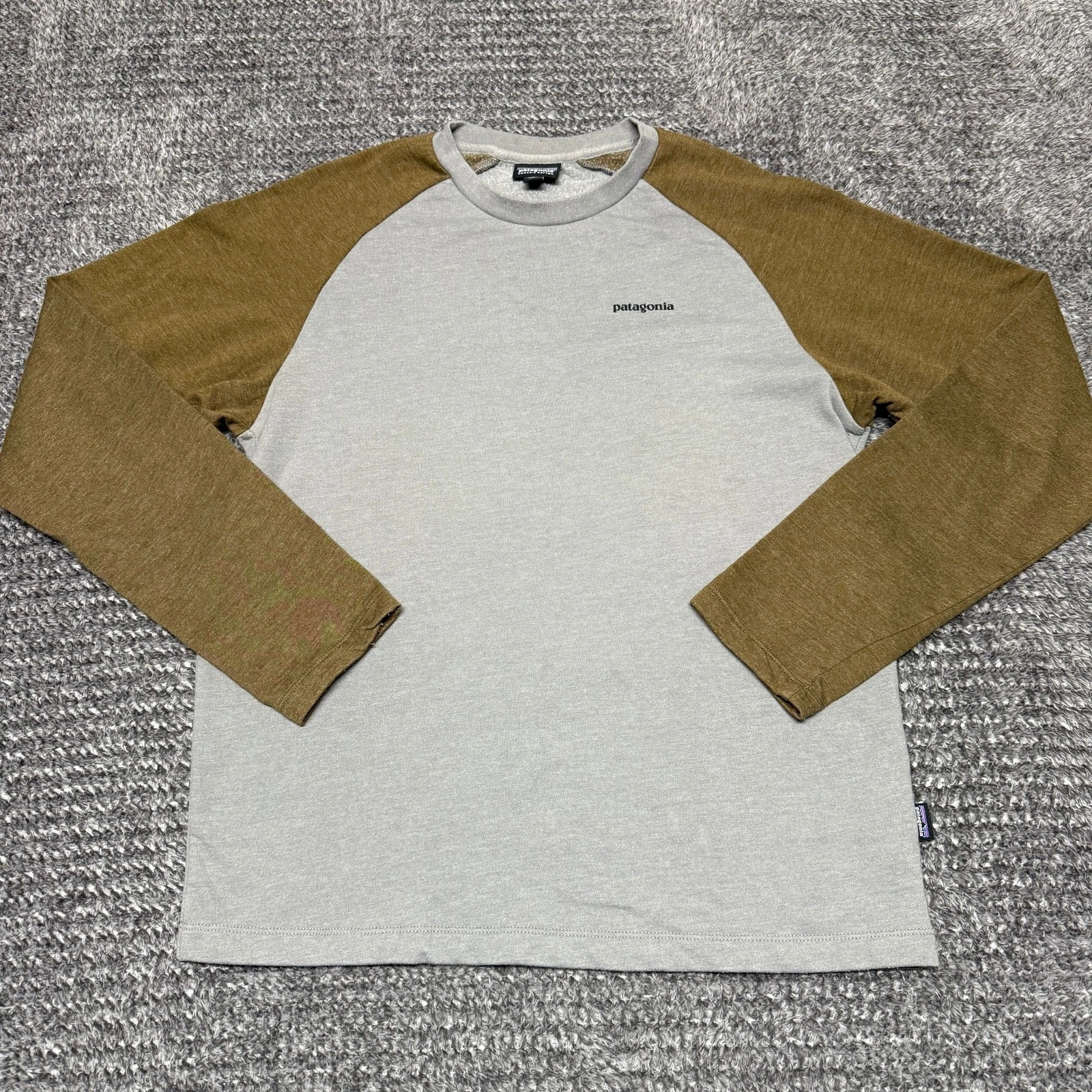 Patagonia Mens Long Sleeve Shirt M Gray Brown Raglan Organic Cotton Graphic Logo