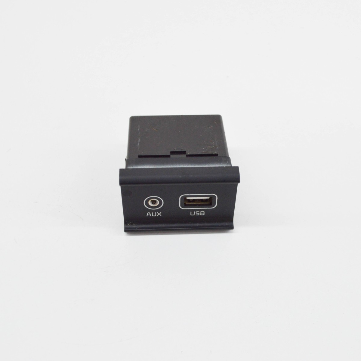 KIA OPTIMA JF Sportswagon Additional Music Player Connectors