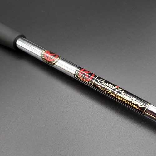 SCOTTY CAMERON CIRCLE T SHAFT & BLACK WITH WHITE PAINTFILL CIRCLE T PUTTER GRIP