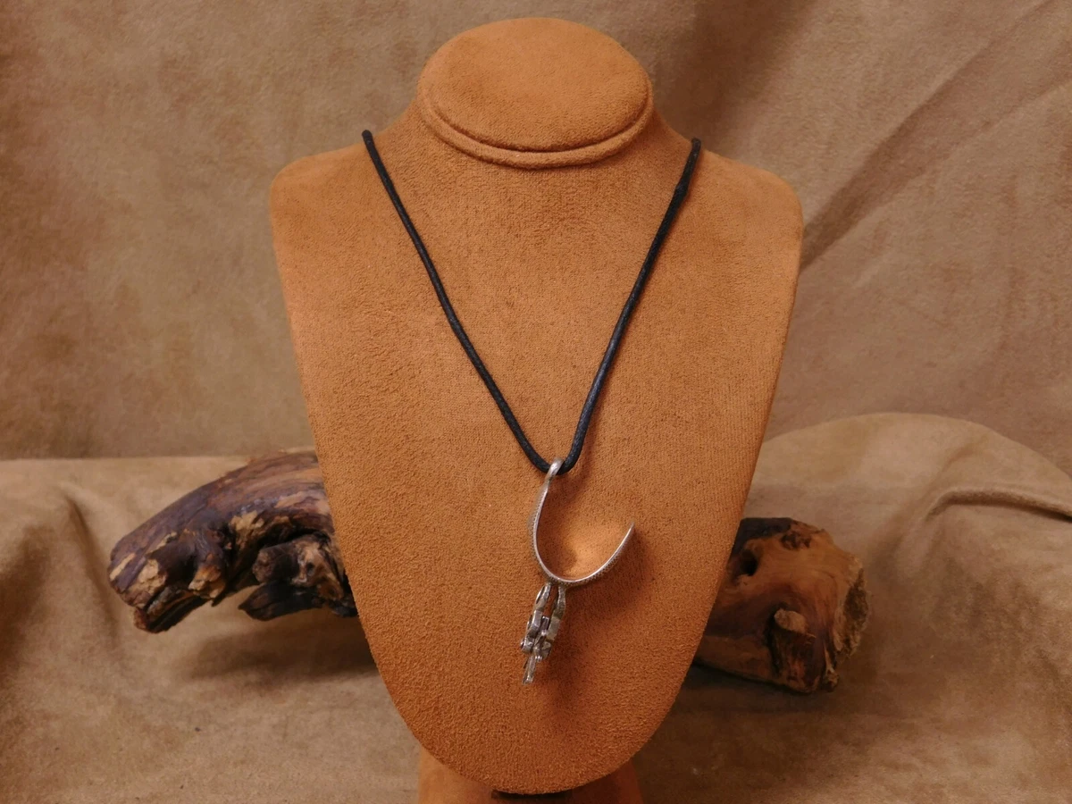 Spur necklace top