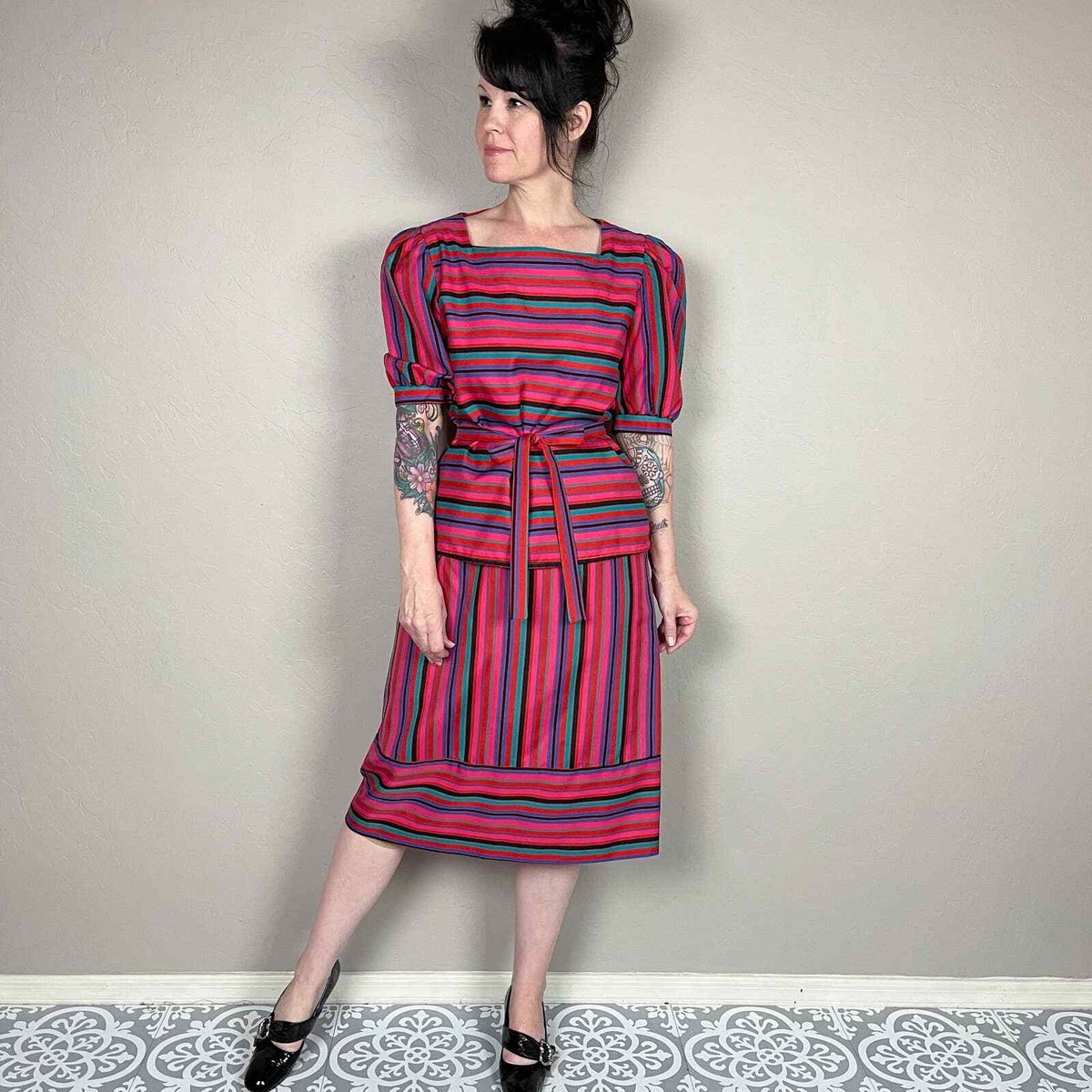 Vintage 1970s Pink Striped 2-Piece Skirt and Top Set 26