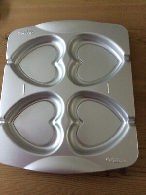 Wilton Cookie Biscuit Cake Pop Herzform 4'' x 4 Loch Kuchenform Brandneu mit Etikett