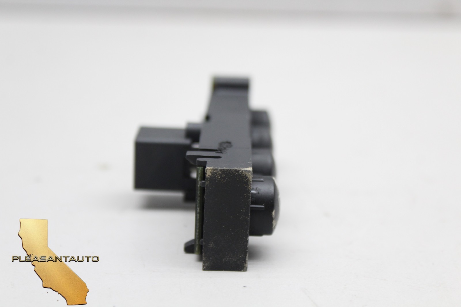03-13 Maserati Quattroporte Gas Fuel Trunk Headrest Control Switch OEM
