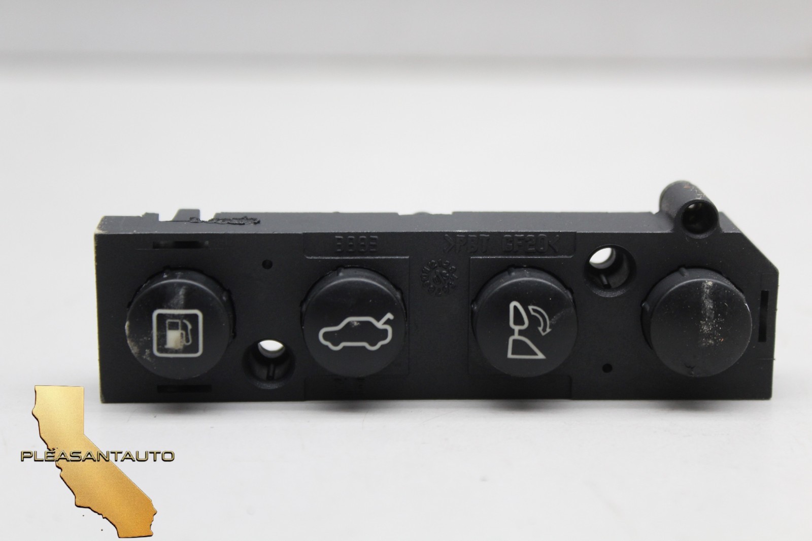 03-13 Maserati Quattroporte Gas Fuel Trunk Headrest Control Switch OEM