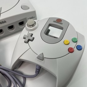 Mint Sega Dreamcast Bundle 2 Controllers 2 Memory Cards 4 Games NEW CLOCK BATT!!