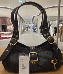 Coach Drifter Shoulder Bag 31 / CFM45 Black Leather Gold Hardware Detail