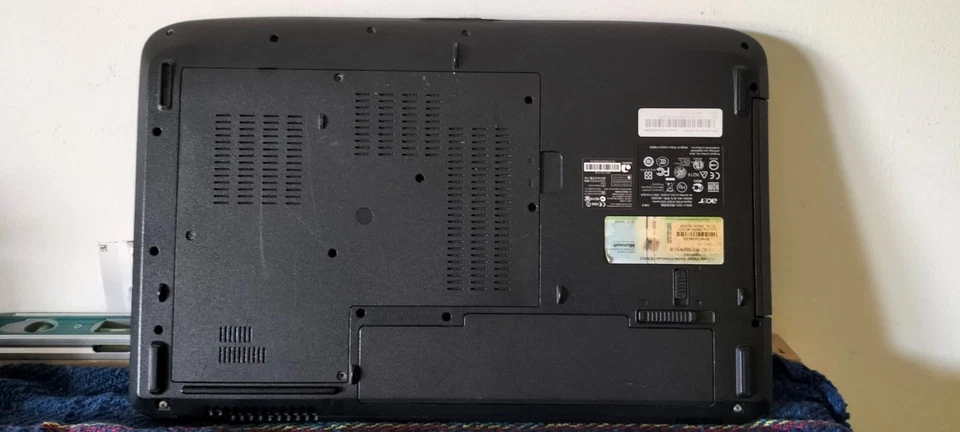 NOTEBOOK Acer 5735 15,4" T6400 2ghz 3gb ram 500hd win 10 trial - Immagine 4 di 4