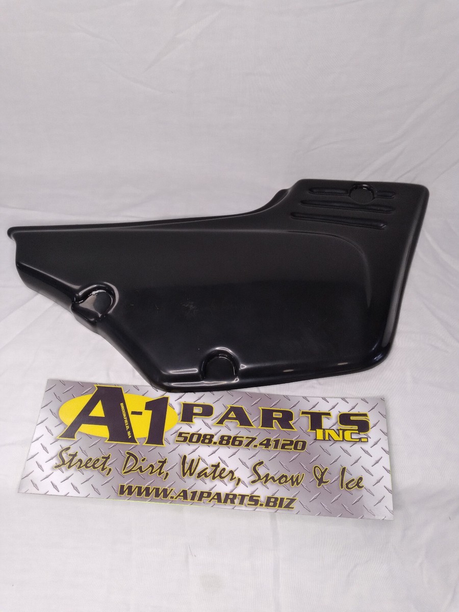 79-82 HONDA CB750F CB900F CB1100F ('83) RIGHT SIDE PANEL (BLACK