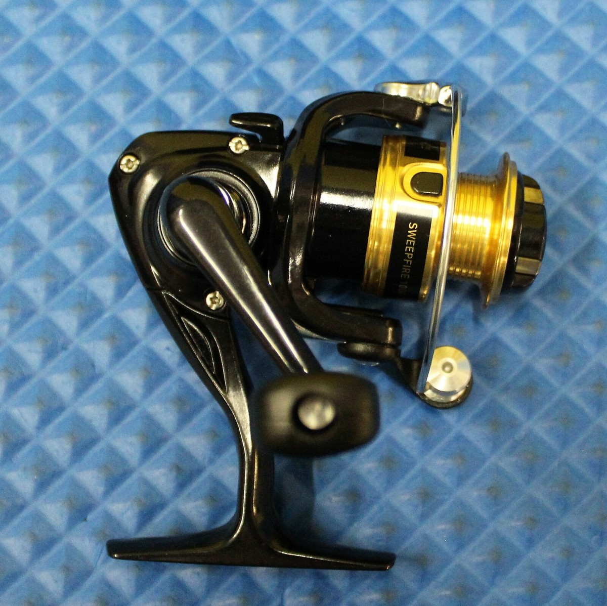 SHIMANO nexave + Daiwa sweepfire bl ×2 SHIMANO nexave + Daiwa sweepfire bl ×2 Sweepfire 2B Spin Reels