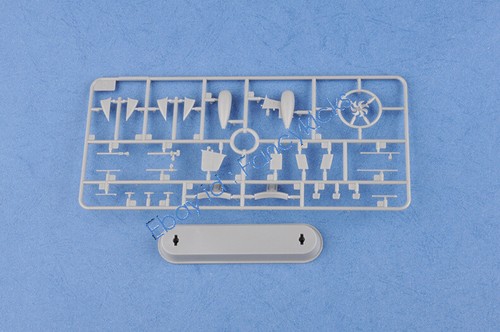 HOBBYBOSS 83525 1/350 scale Russian Navy SSN Akula Attack Submarine Model kit - Picture 5 of 6