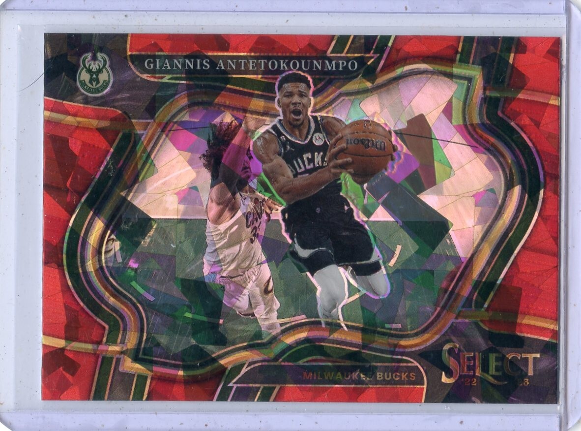 2022-23 SELECT #261 GIANNIS ANTETOKOUNMPO "RED CRACKED ICE PRIZM" BUCKS 102424