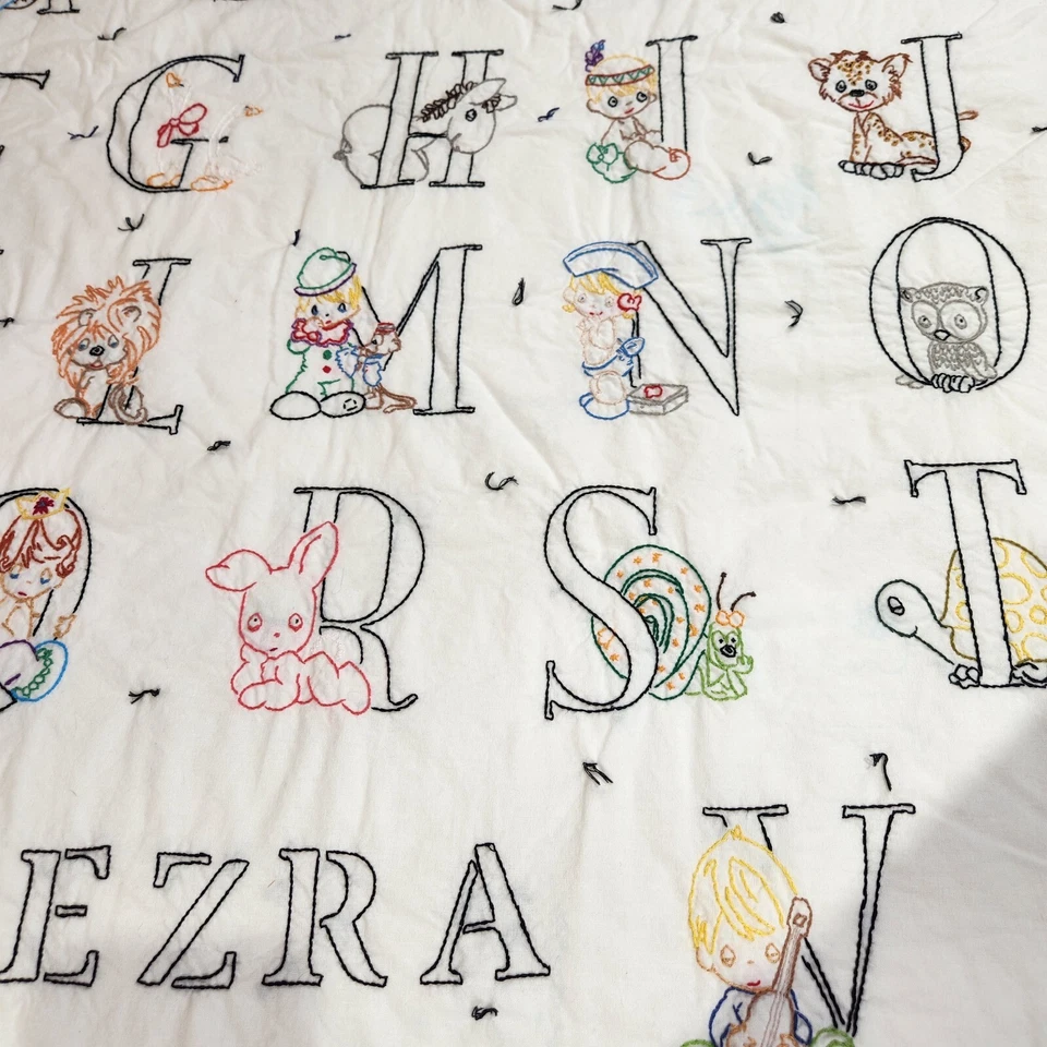 Manta alfabeto Precious Moments vintage años 80 arco iris bordada tiro de cuna Foto 2 de 4