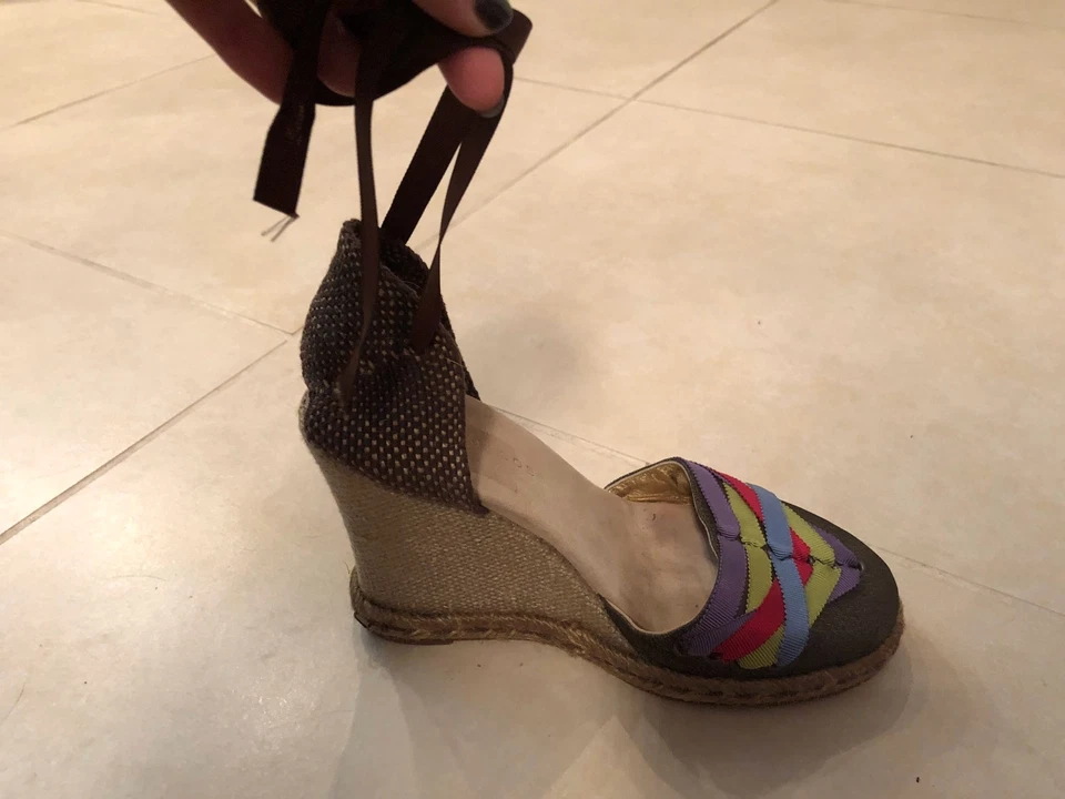 Usadas en Excelente Condición Marc by Marc Jacobs Alpargatas de Cuña "Rossimoda" Tafetán Cojo Talla 7 Foto 3 de 4