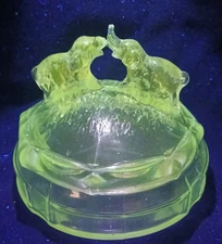 VTG L E Smith “Battling/Kissing” Elephants  Powder Jar UV REACTIVE